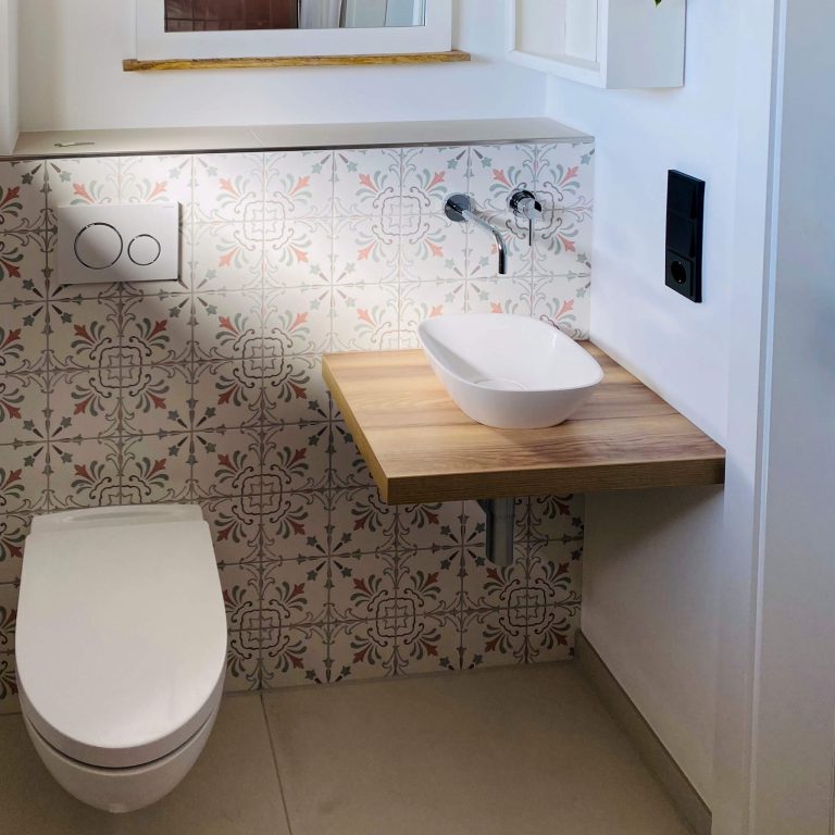 Gäste WC mit Mosaik Fliesen